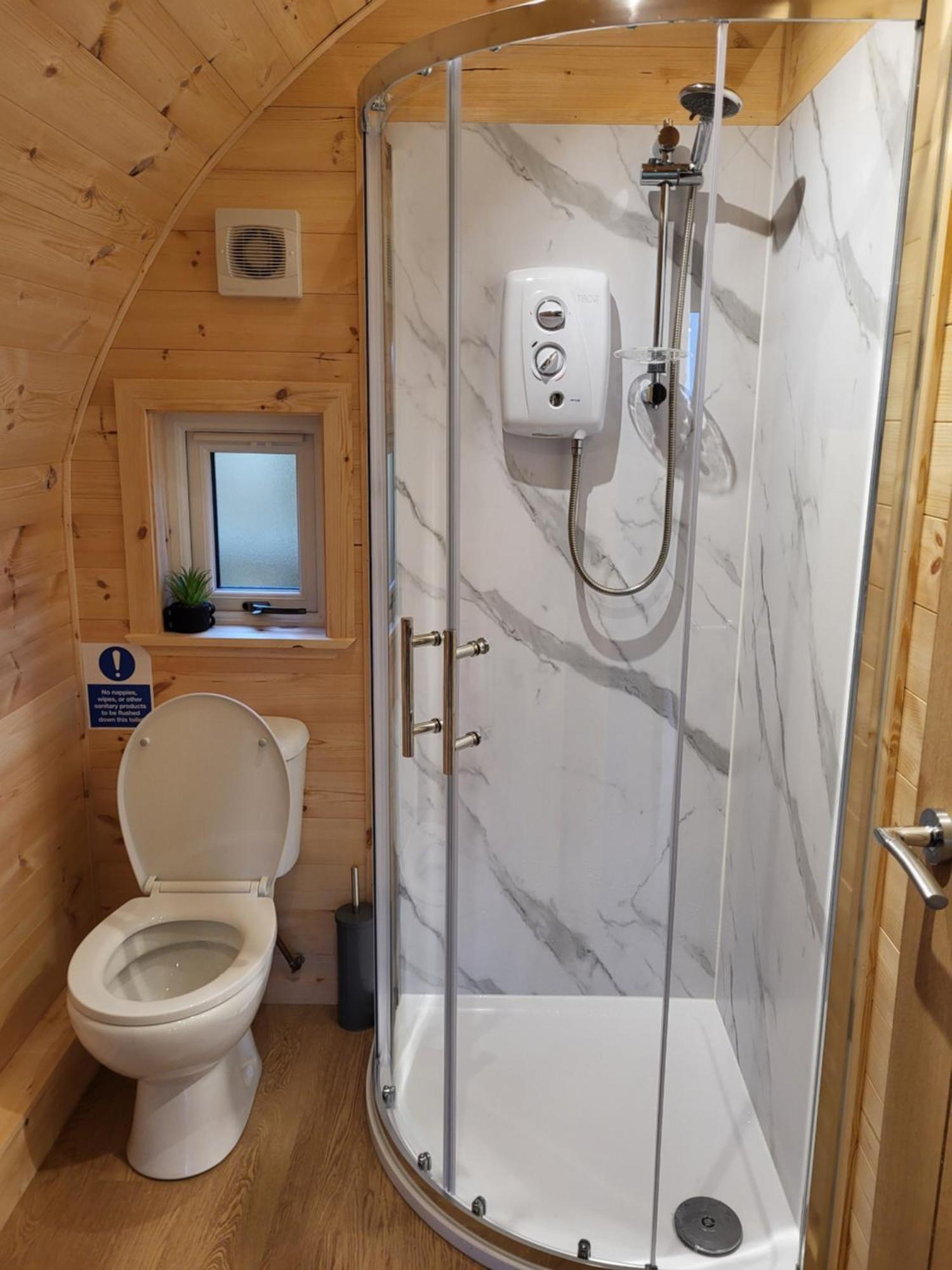 Lois' Pod With Hot Tub, Near Airport Hotel Bristol Luaran gambar